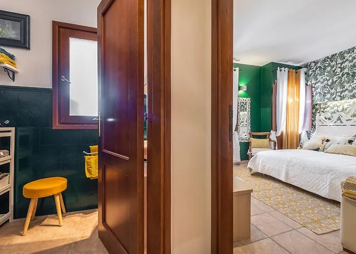 Будинок відпочинку Marina House *