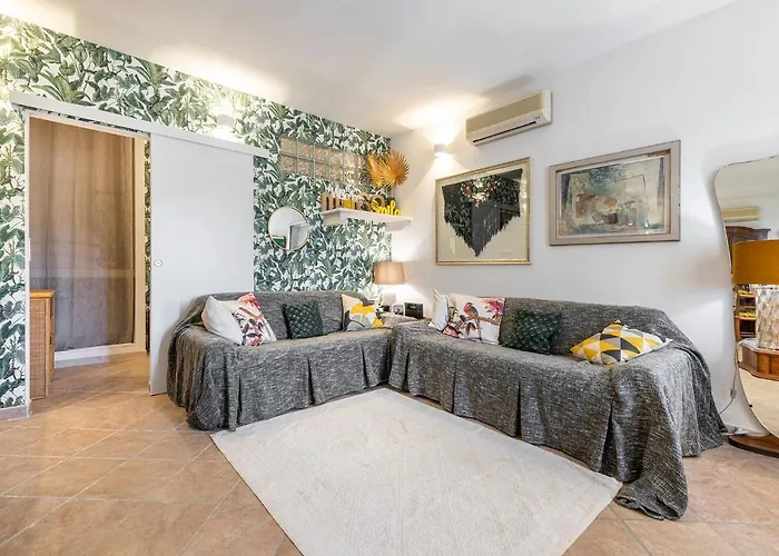 Будинок відпочинку Marina House